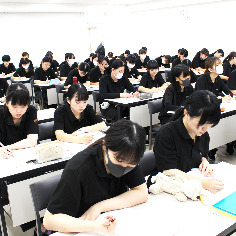 子犬と一緒に犬学を勉強！